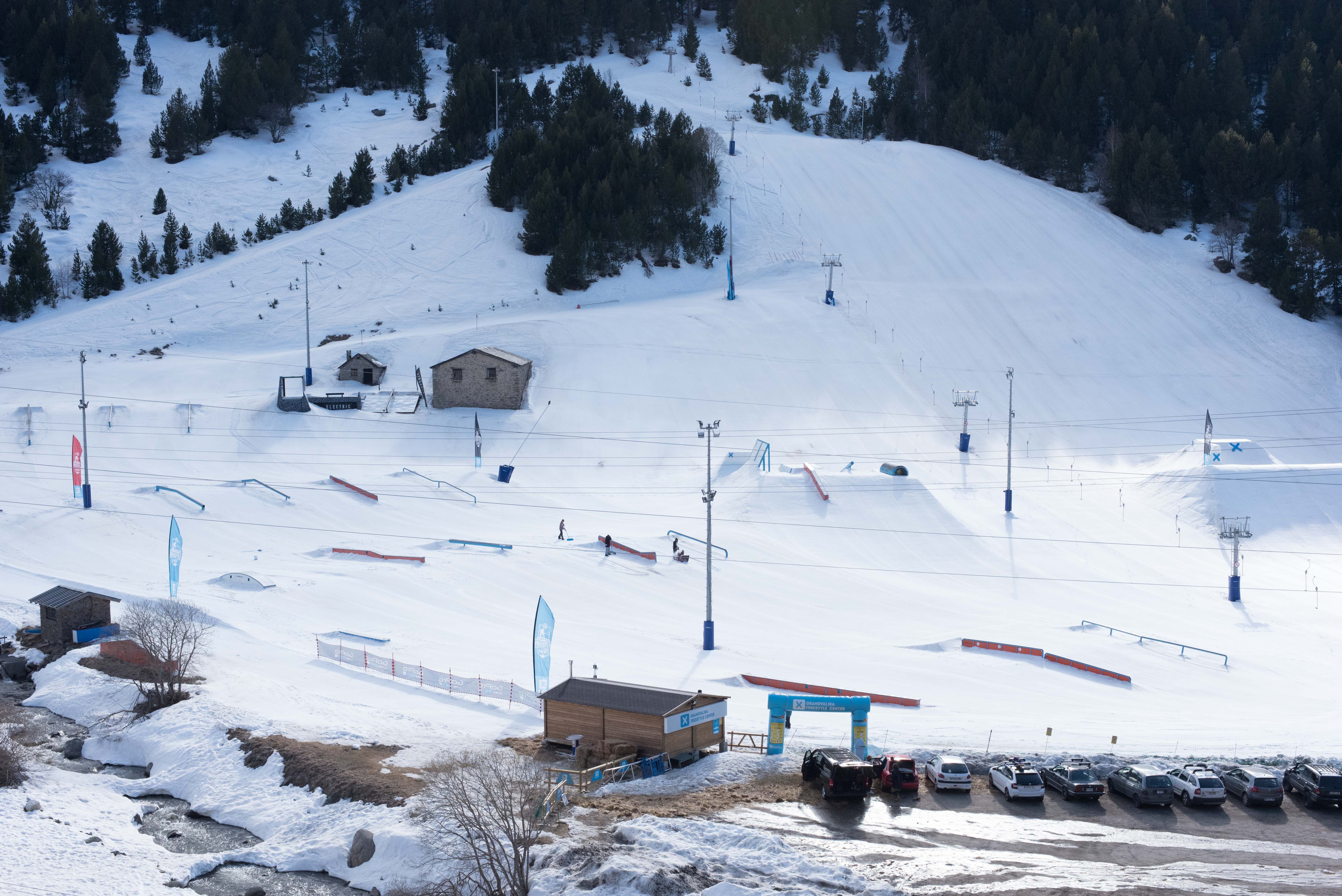 Snowpark construction and shaping